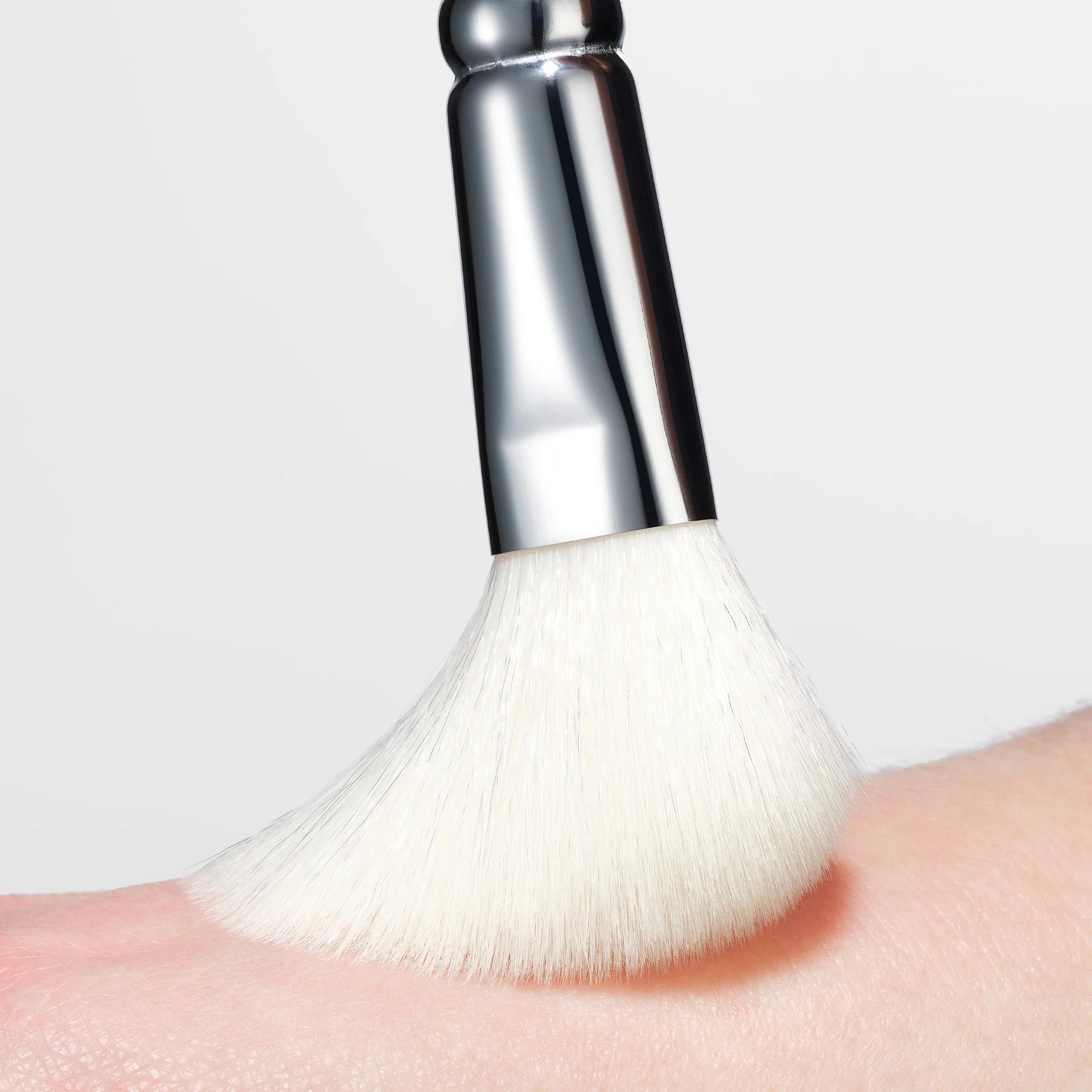 802 Powder Duo Brush - Image 6